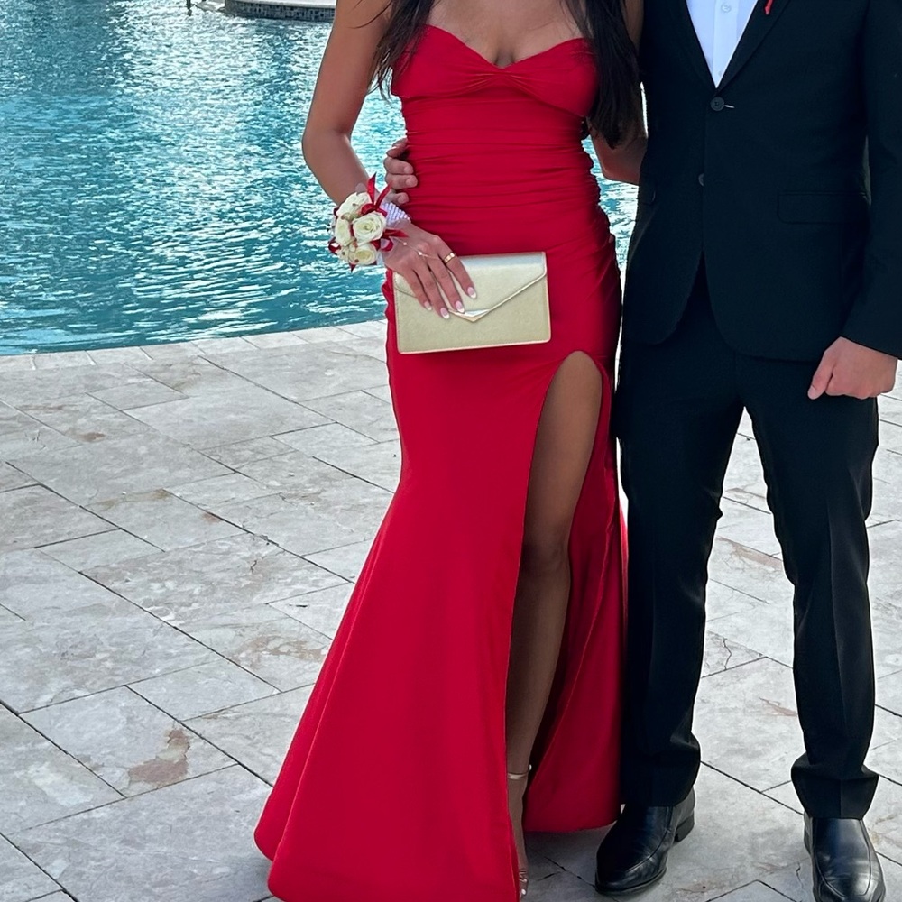 Elegant Red Maxi Dress